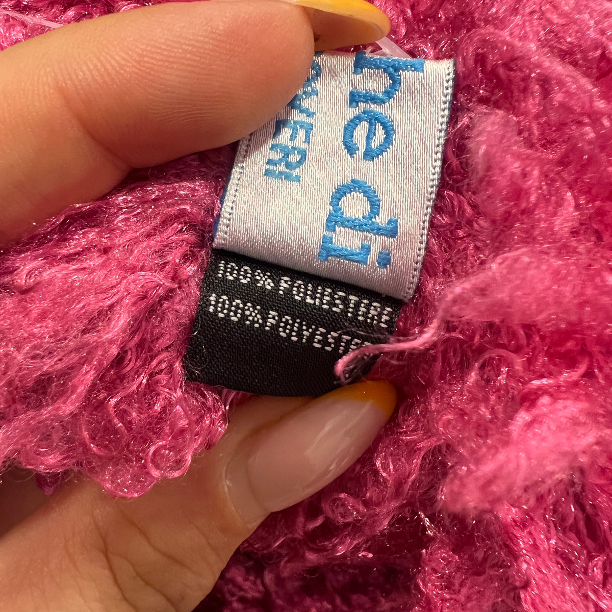 ricerche enrico coveri 00s fuchsia shaggy teddy scarf