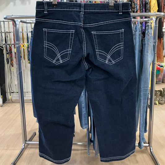 dark wash denim capris with white stitching