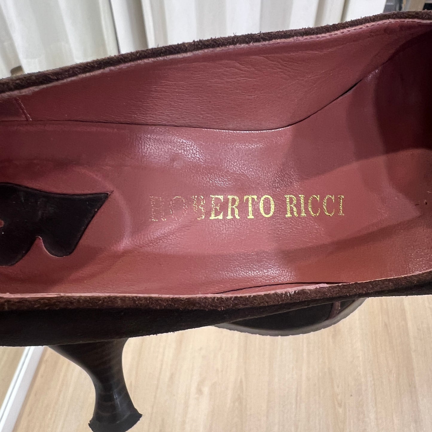 roberto ricci 00s brown suede heels with flower applique
