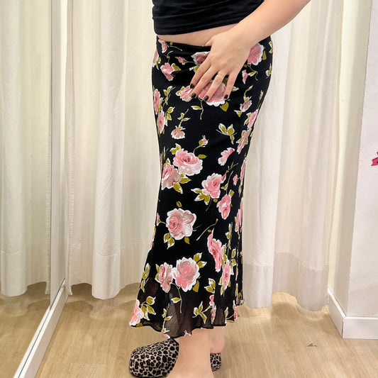 00s black midi skirt with pink roses