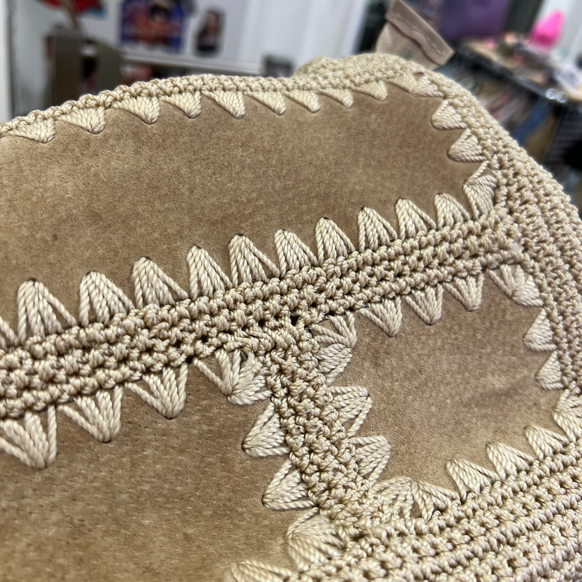 amicci 00s beige crochet shoulder bag with suede patches