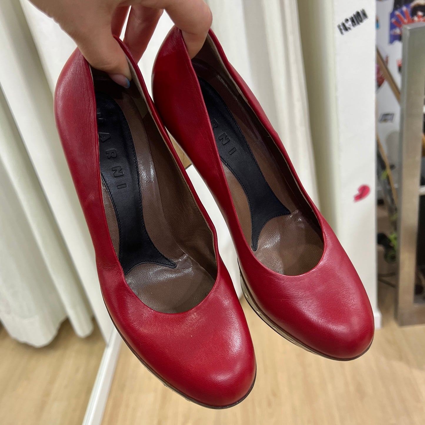 marni 00s red leather round tip with wood platform and studs