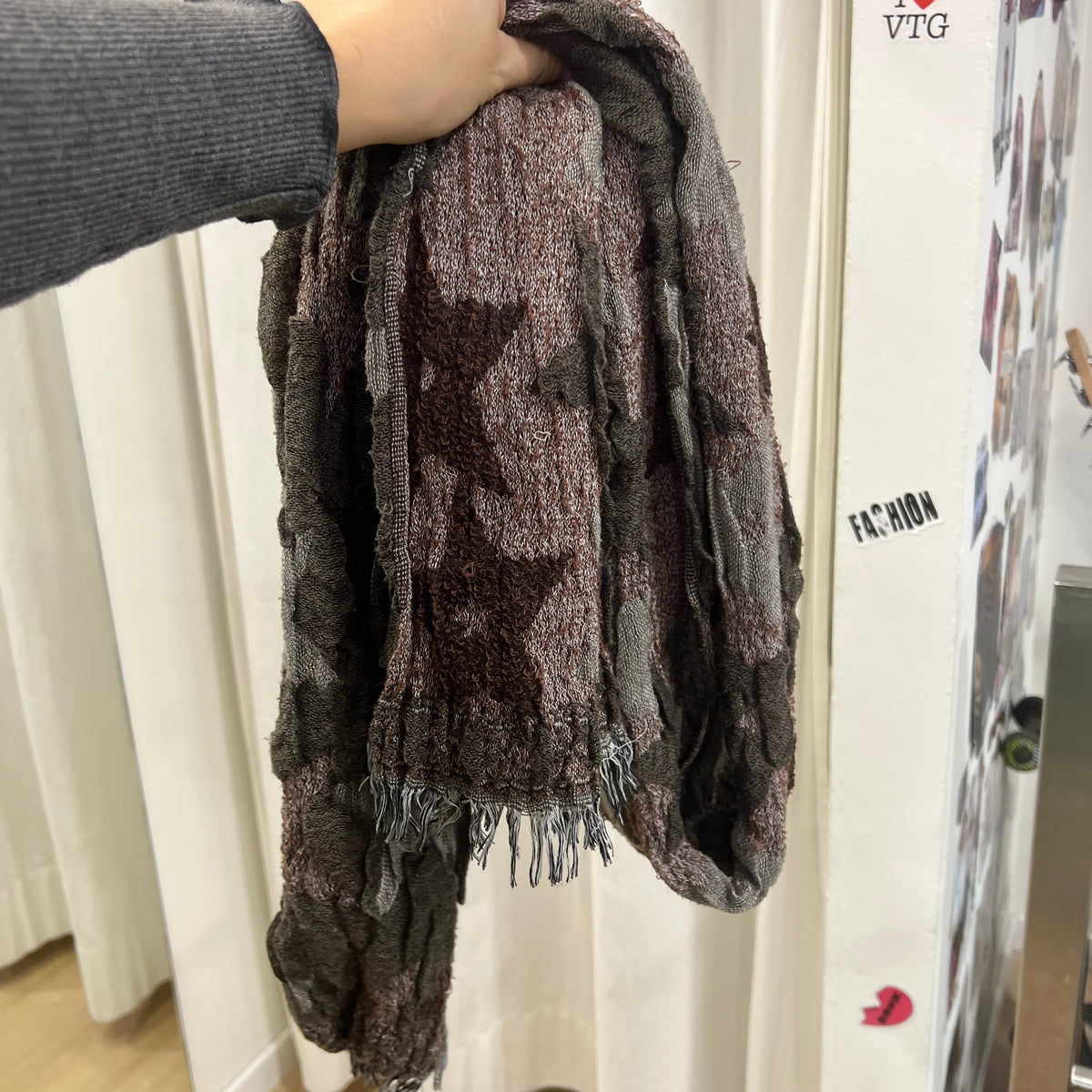 grey burgundy scarf with star print and fringes