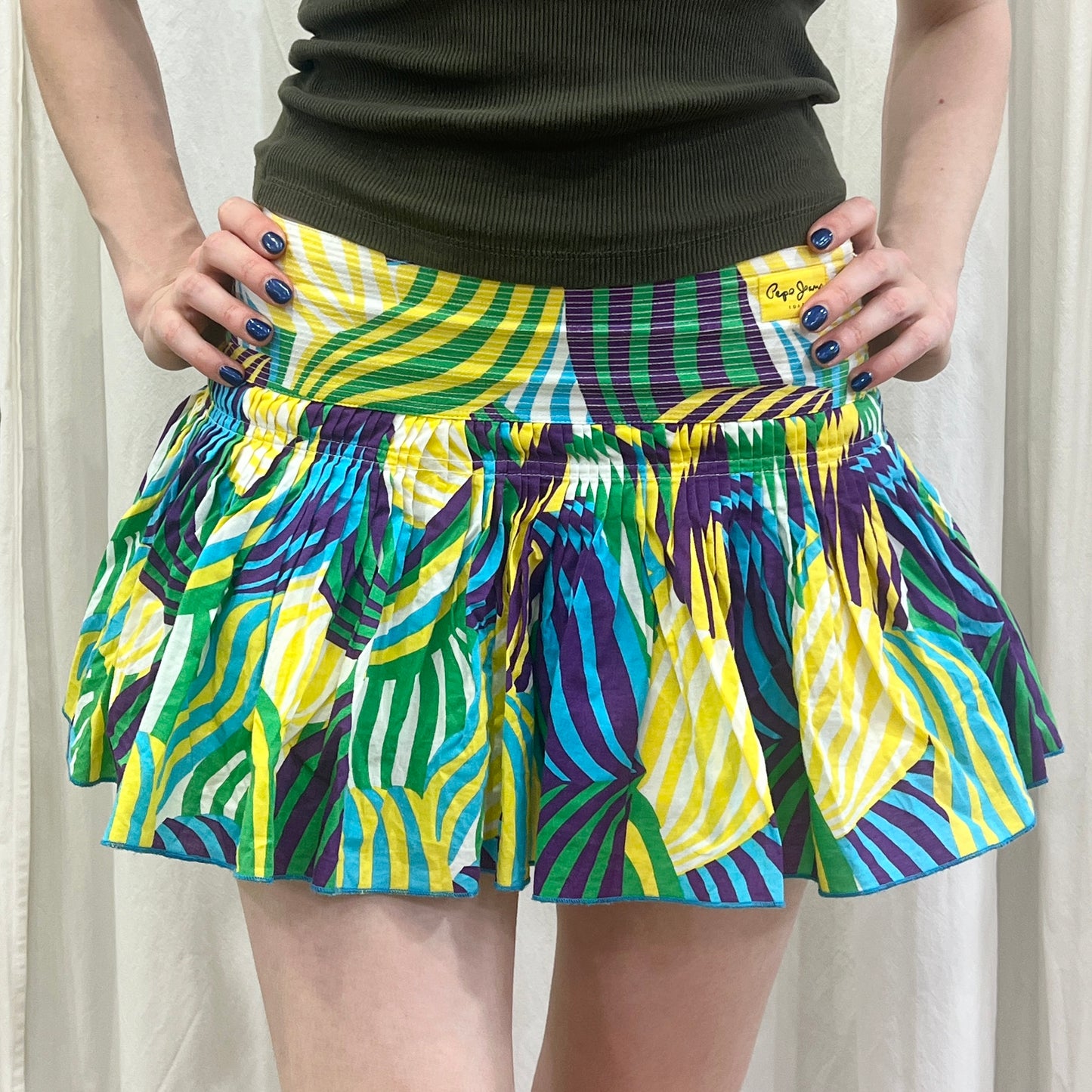 pepe jeans 00s yelow green striped low waist pleated mini skirt
