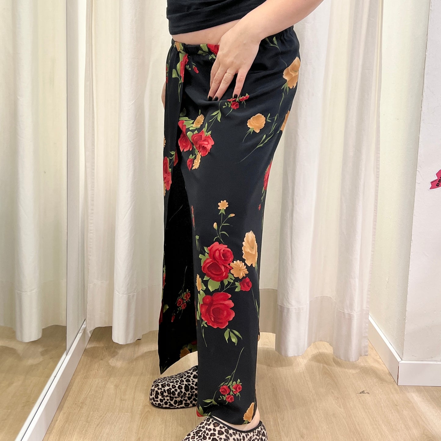 00s handmade black slit maxi skirt with red flowers