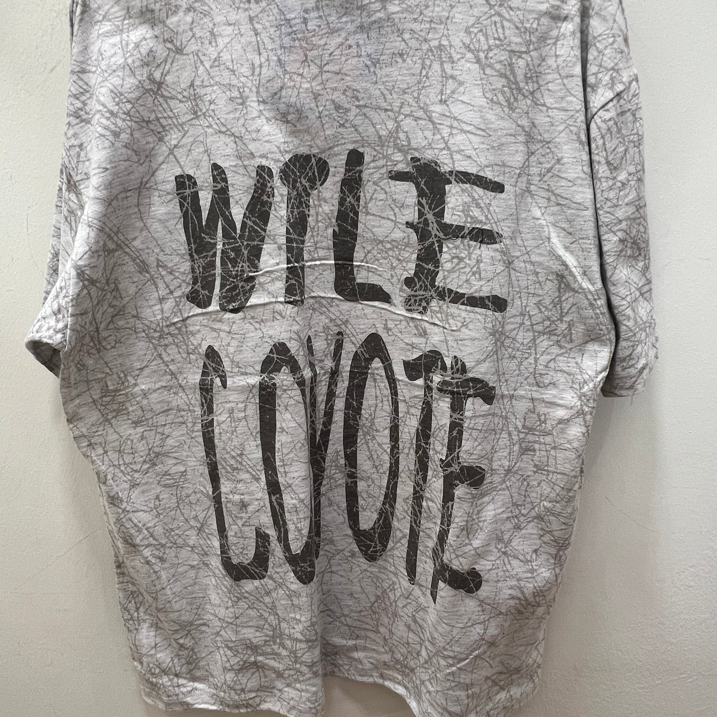 looney tunes 1998 grey wile coyote tshirt