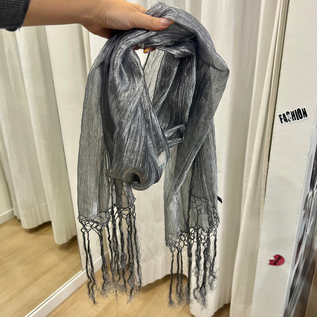 spiga 31 metallic silver crinkled scarf with fringes