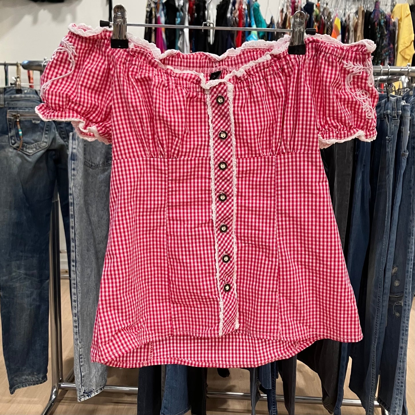 amisu white red gingham sinched off the shoulder short sleeve shirt