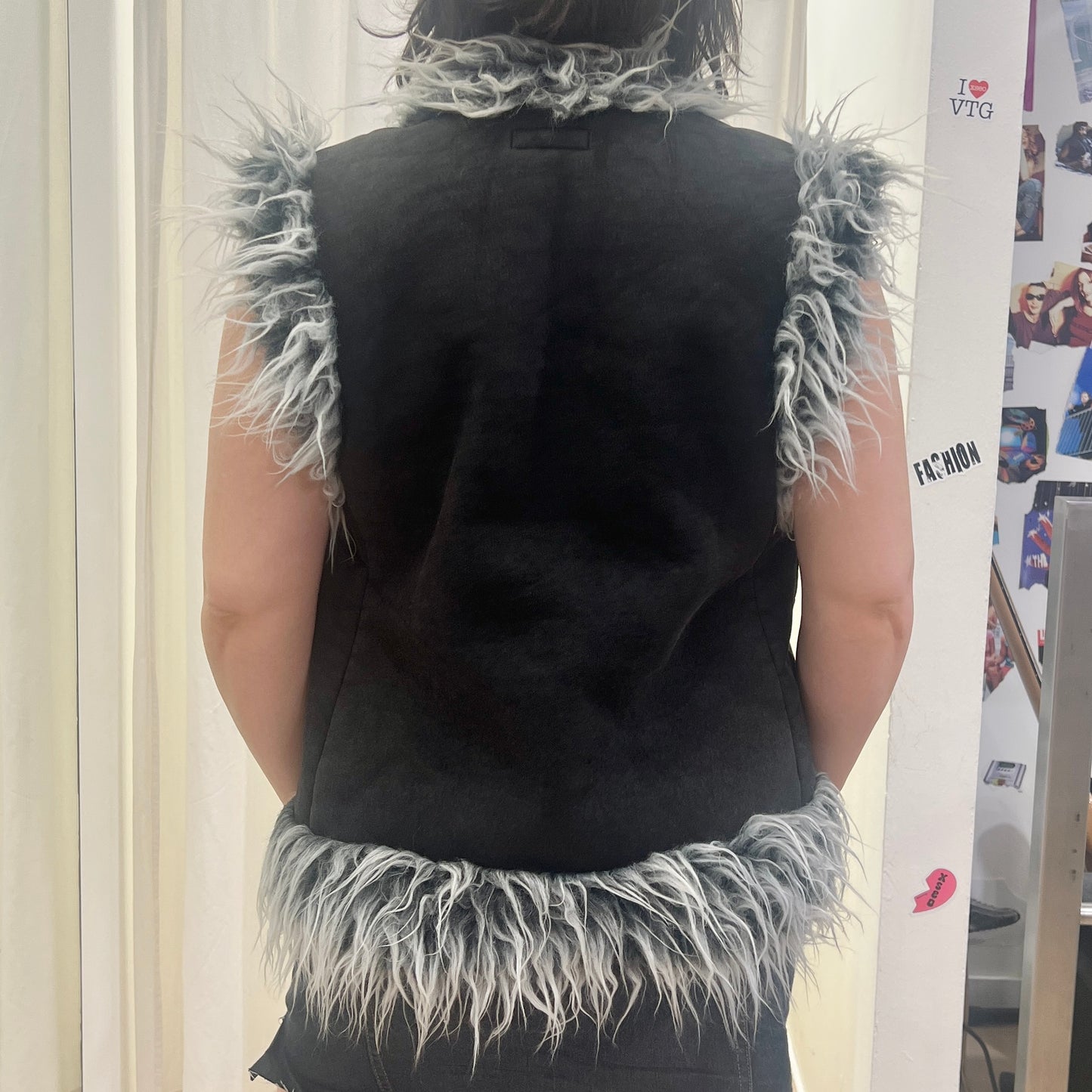 diva 00s black faux suede vest with faux fur grey trim