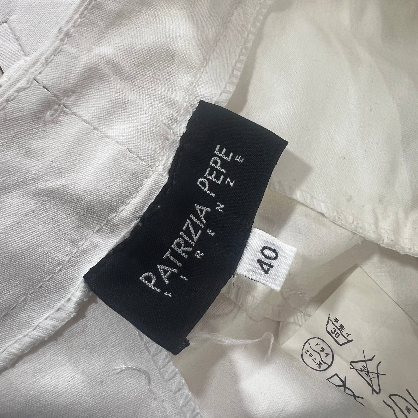 patrizia pepe 00s wax coated white cotton pants