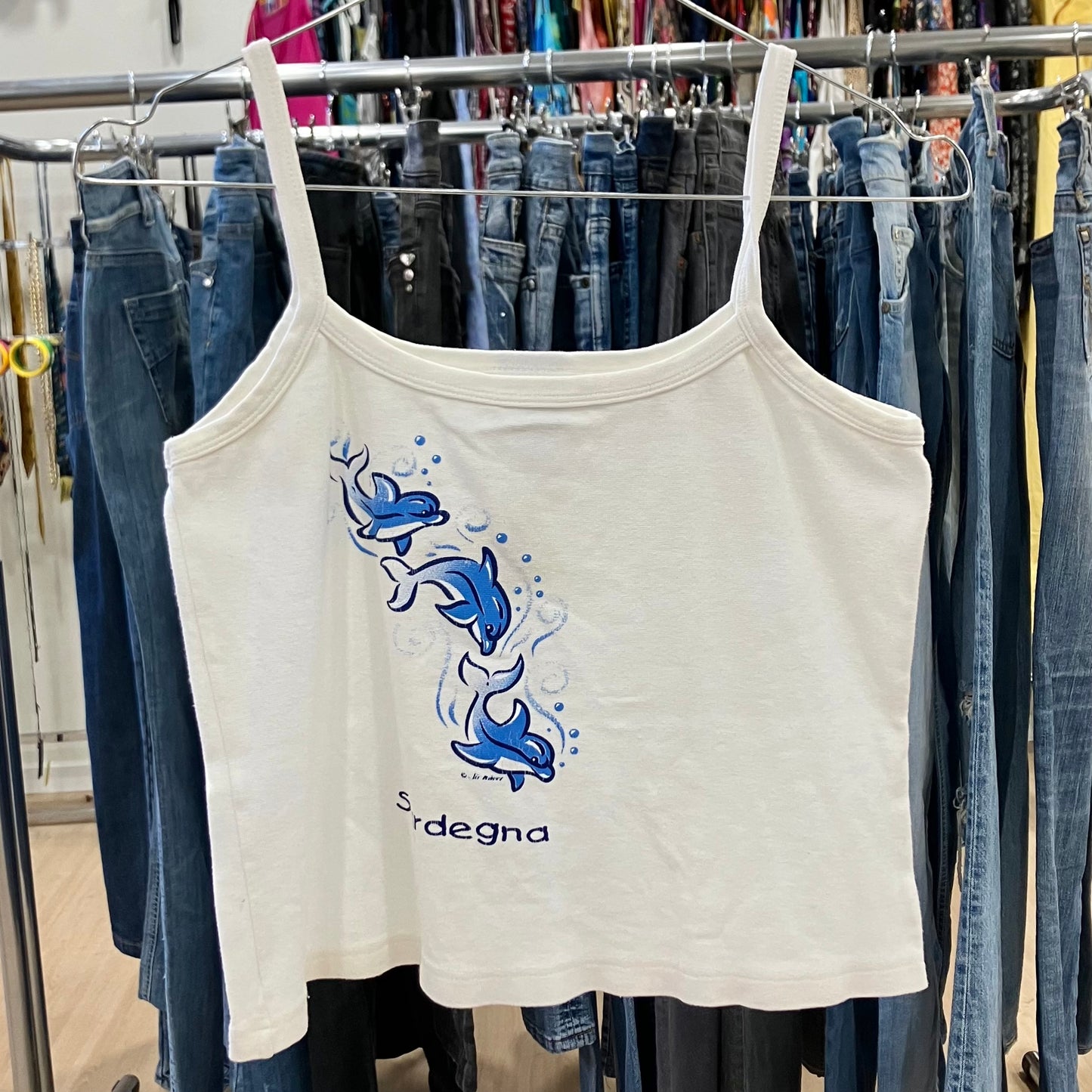 jerzees white sardegna cami crop top with blue dolphins