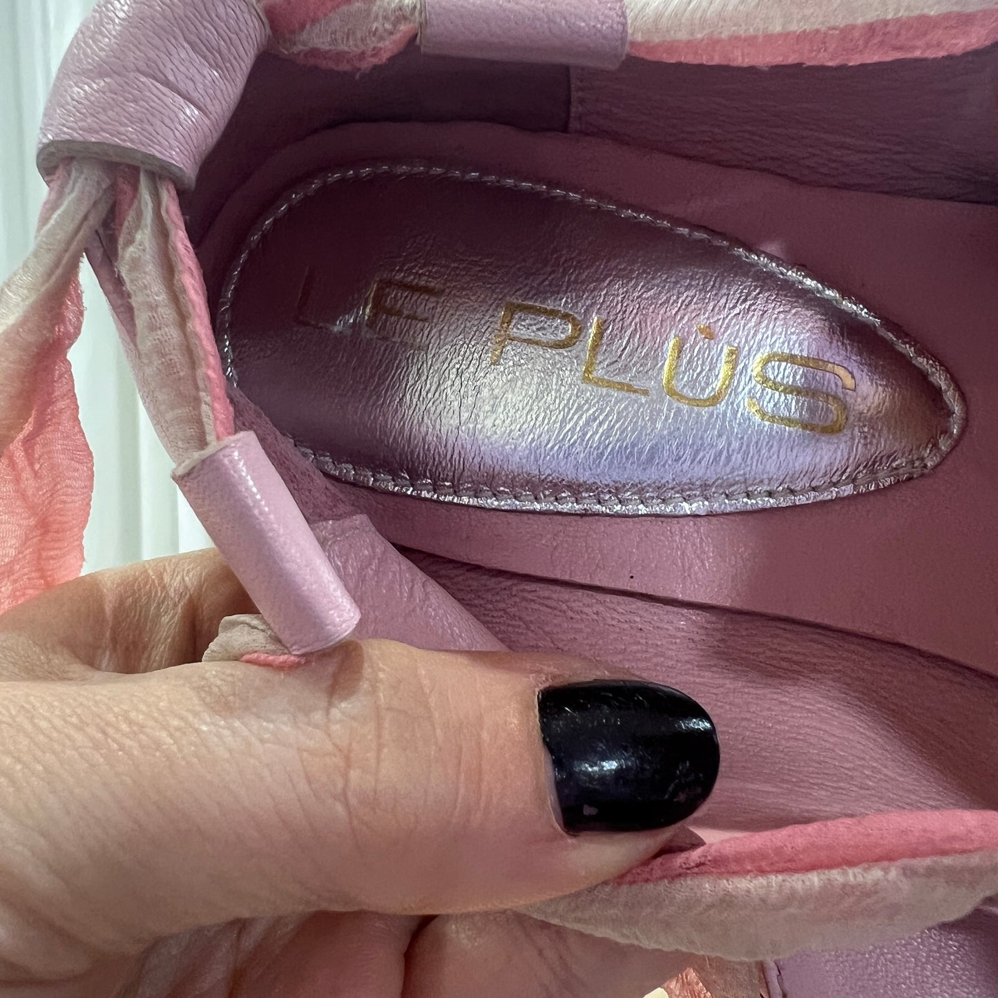 le plus 00s baby pink ballet flats with laces
