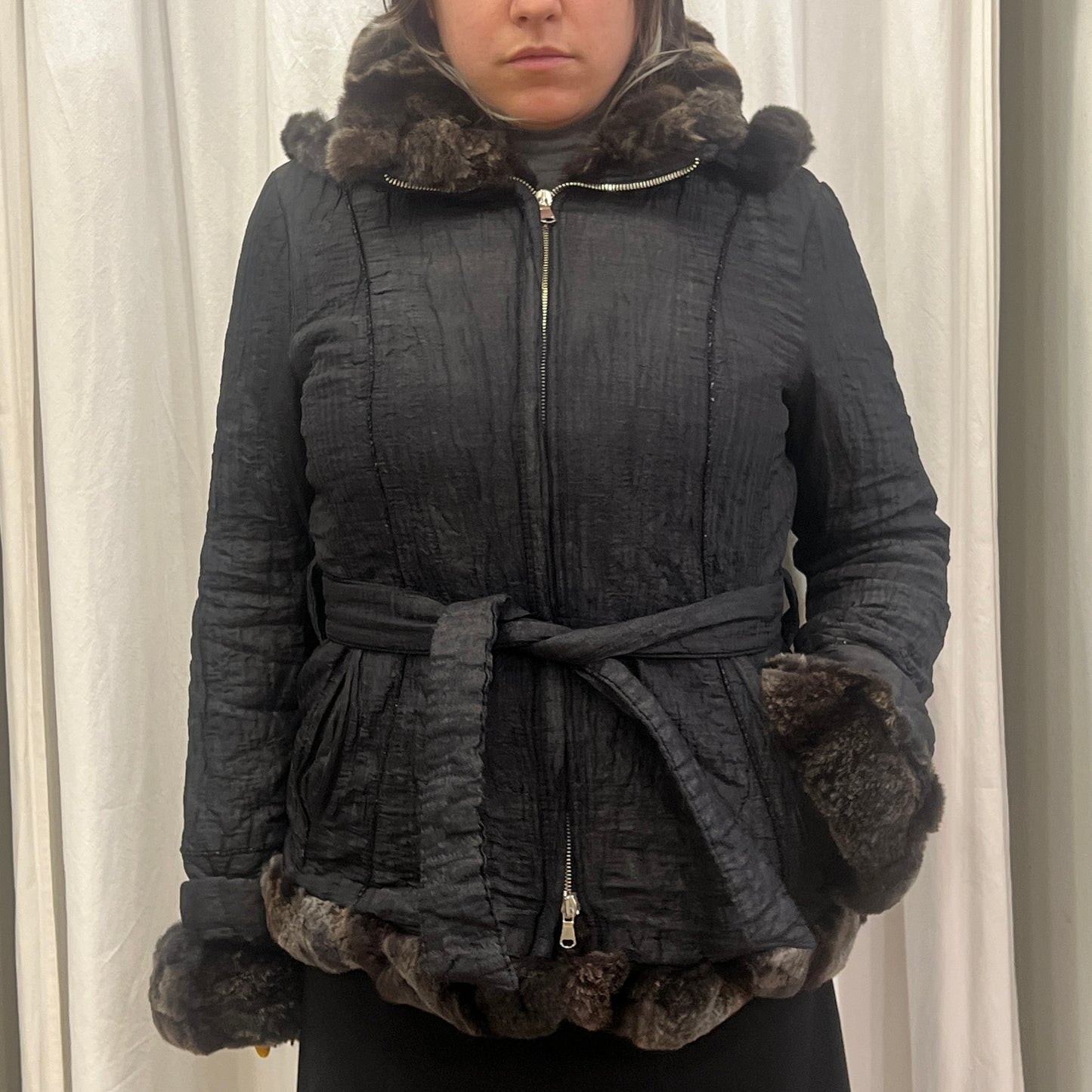 enry conf. 00s black crinkled zip up quilted jacket with brown faux fur trim
