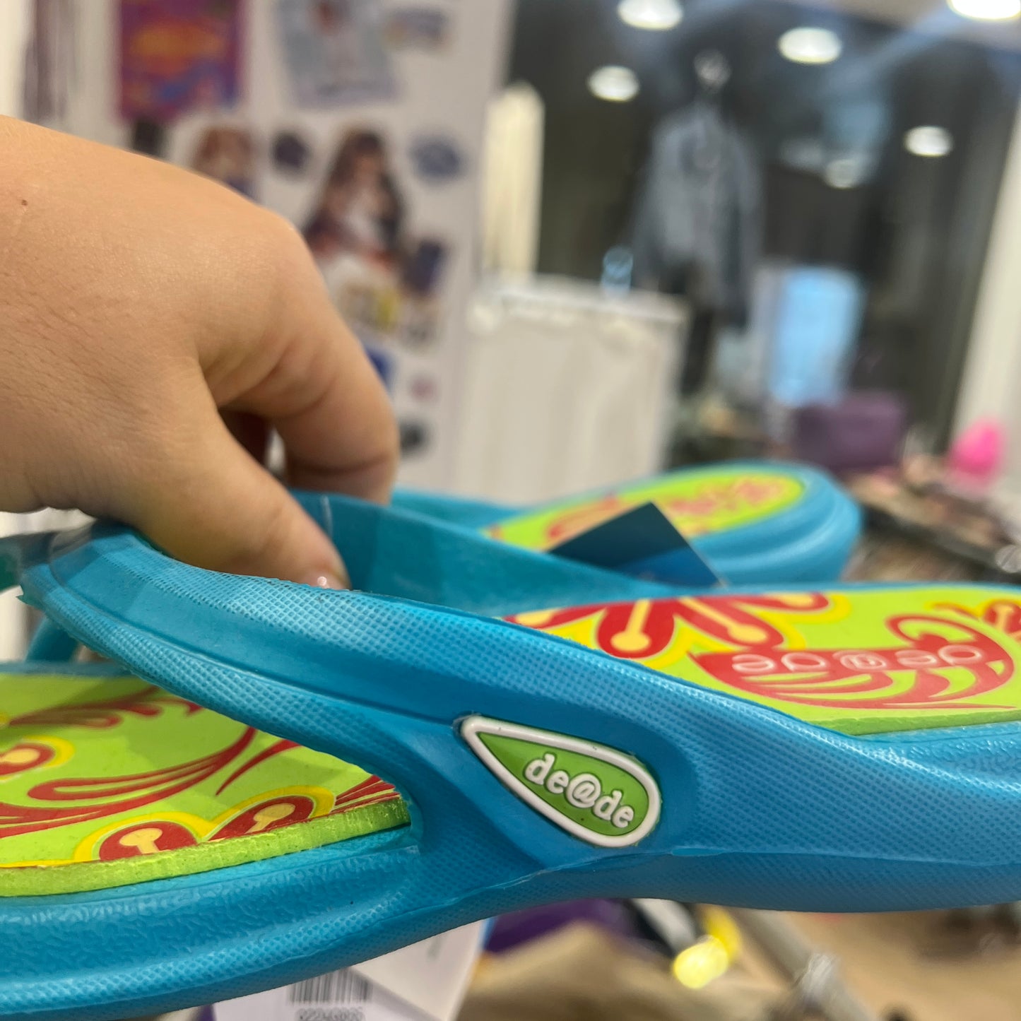 deade 00s blue green tropical print flip flops