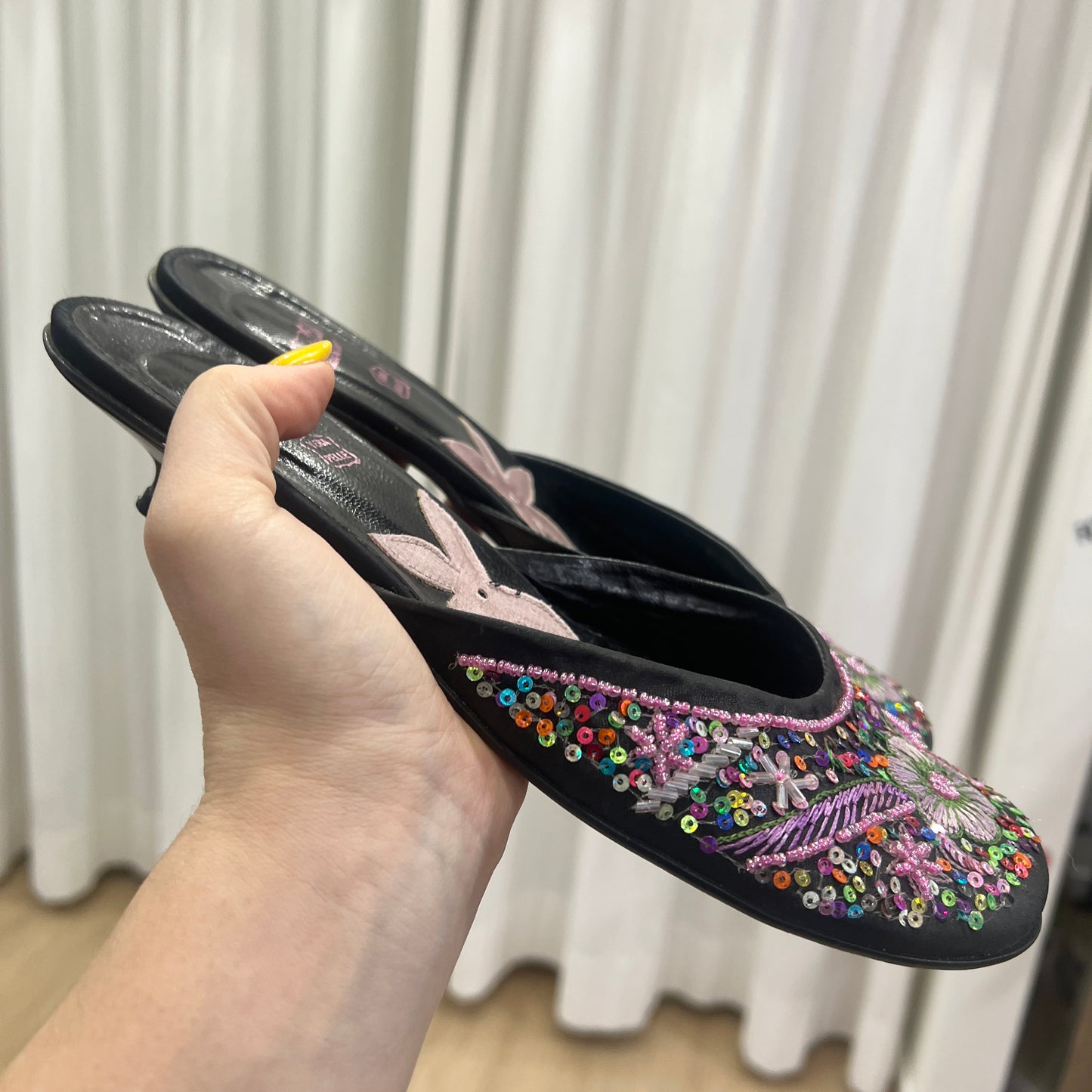 extrem 00s black leather round tip kitten heel mules with floral beaded embroidery