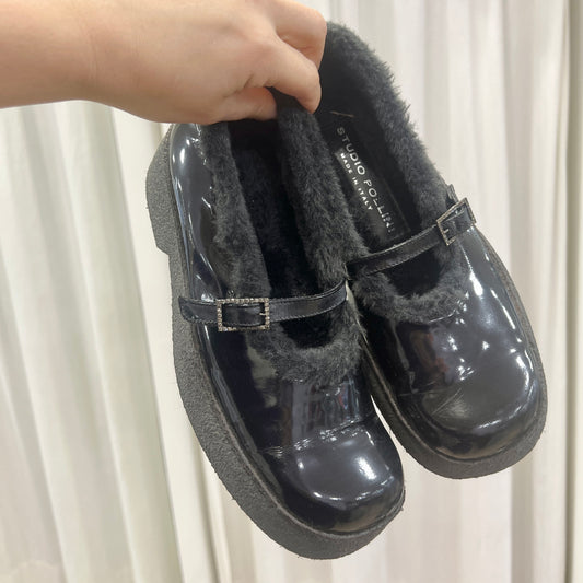 pollini 00s black patent leather platform mary janes with fur