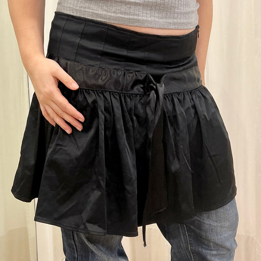 atos lombardini 00s black satin skirt with bow
