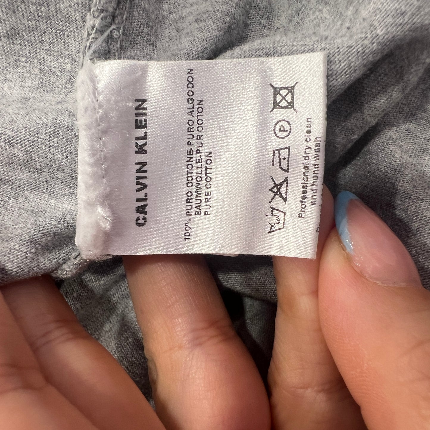 calvin klein 2010s grey tshirt with multicolor geometric logo