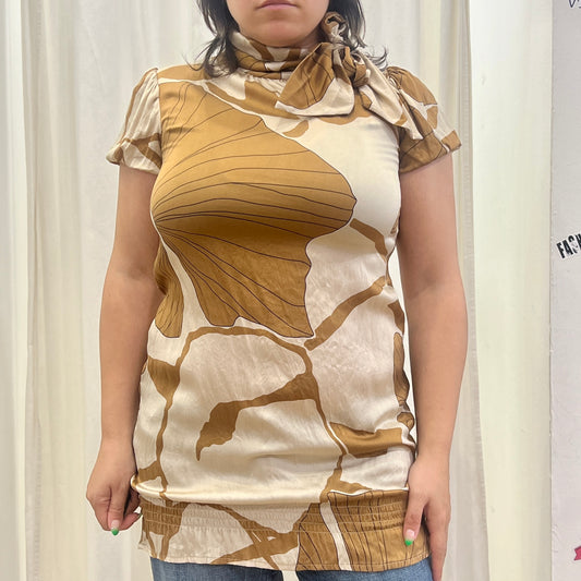 one 00s tan silk geometric print short sleeve minidress with pussy bow