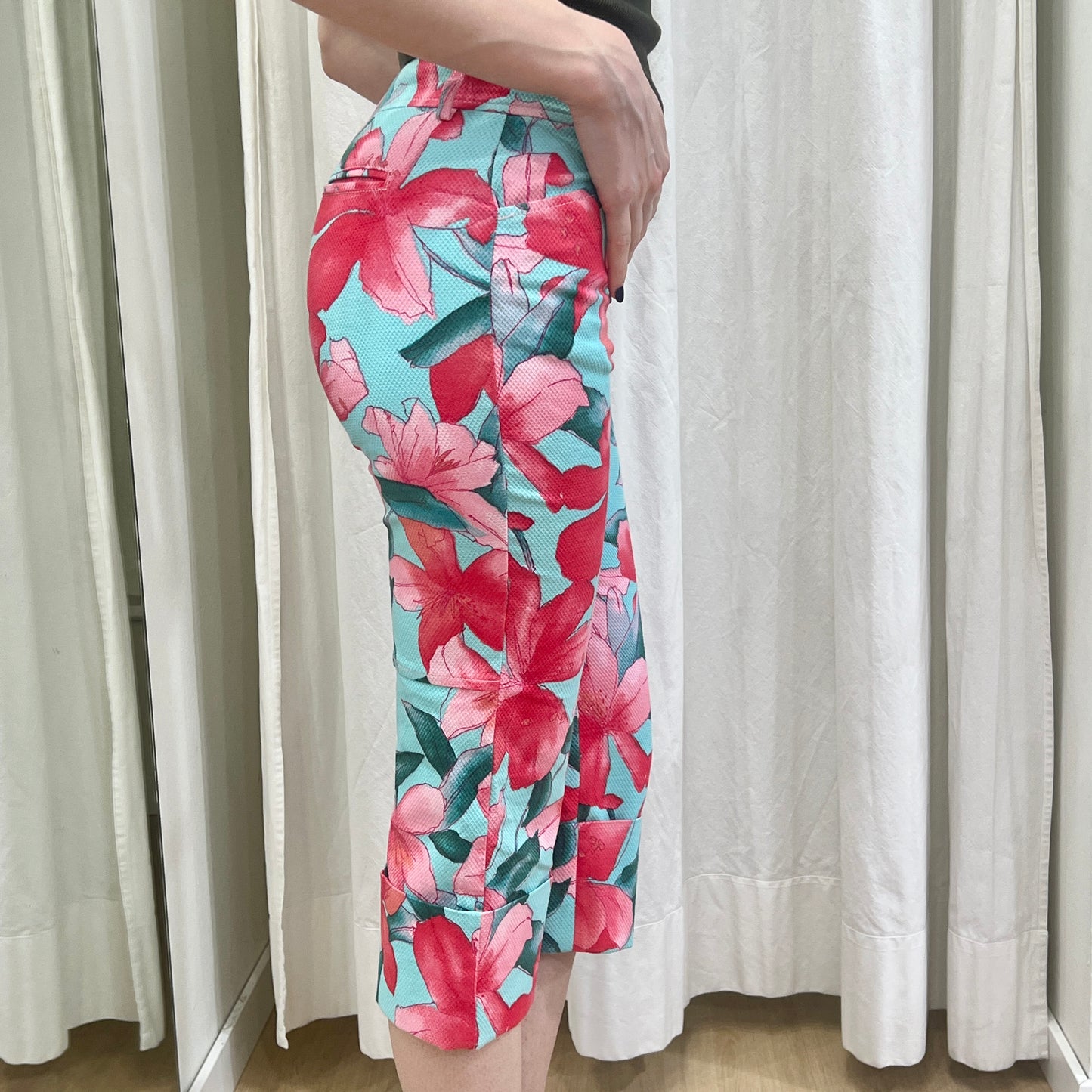 guess 00s light blue low waist capri pants with red flowers