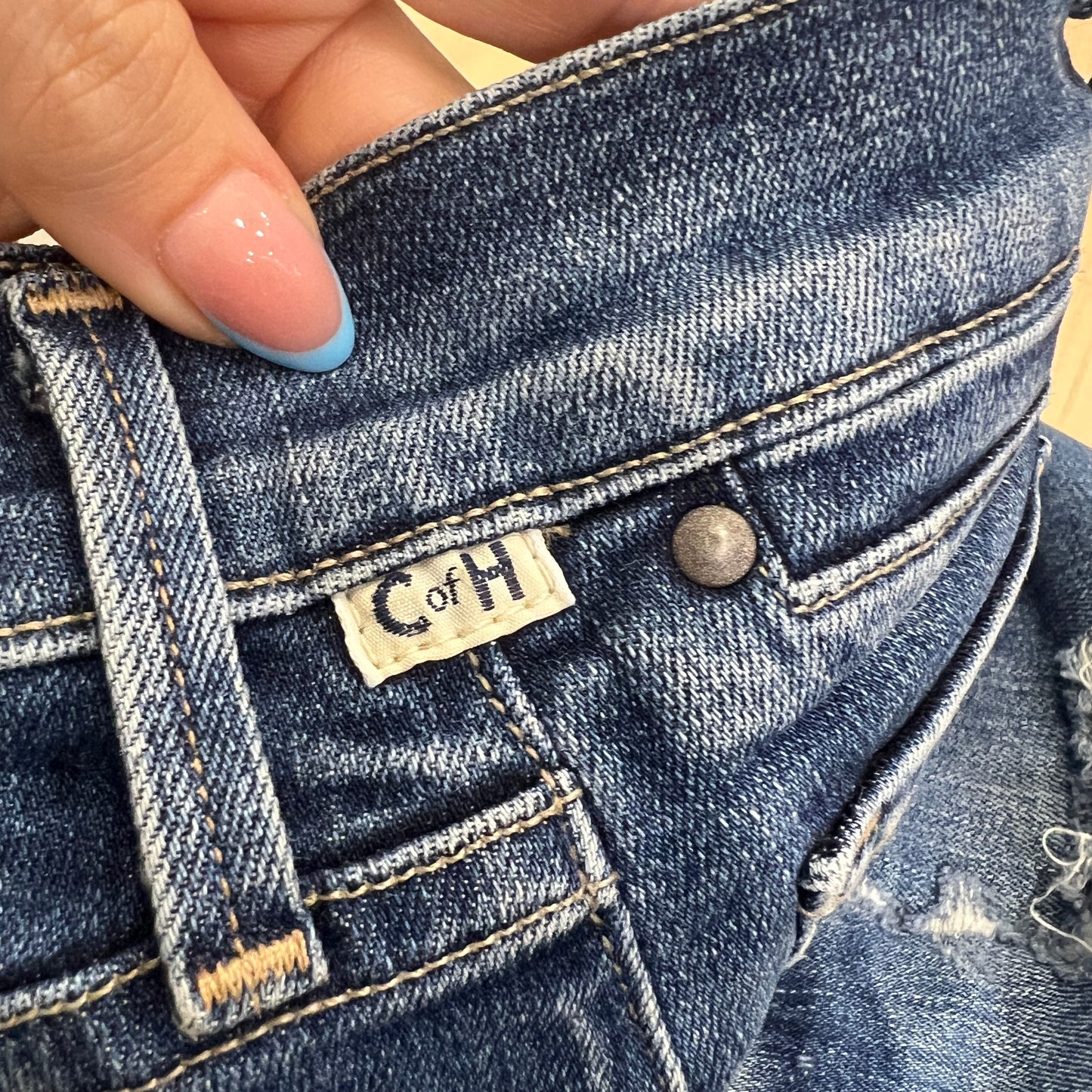 citizens of humanity 00s fitted mid waist jeans with distressed knees