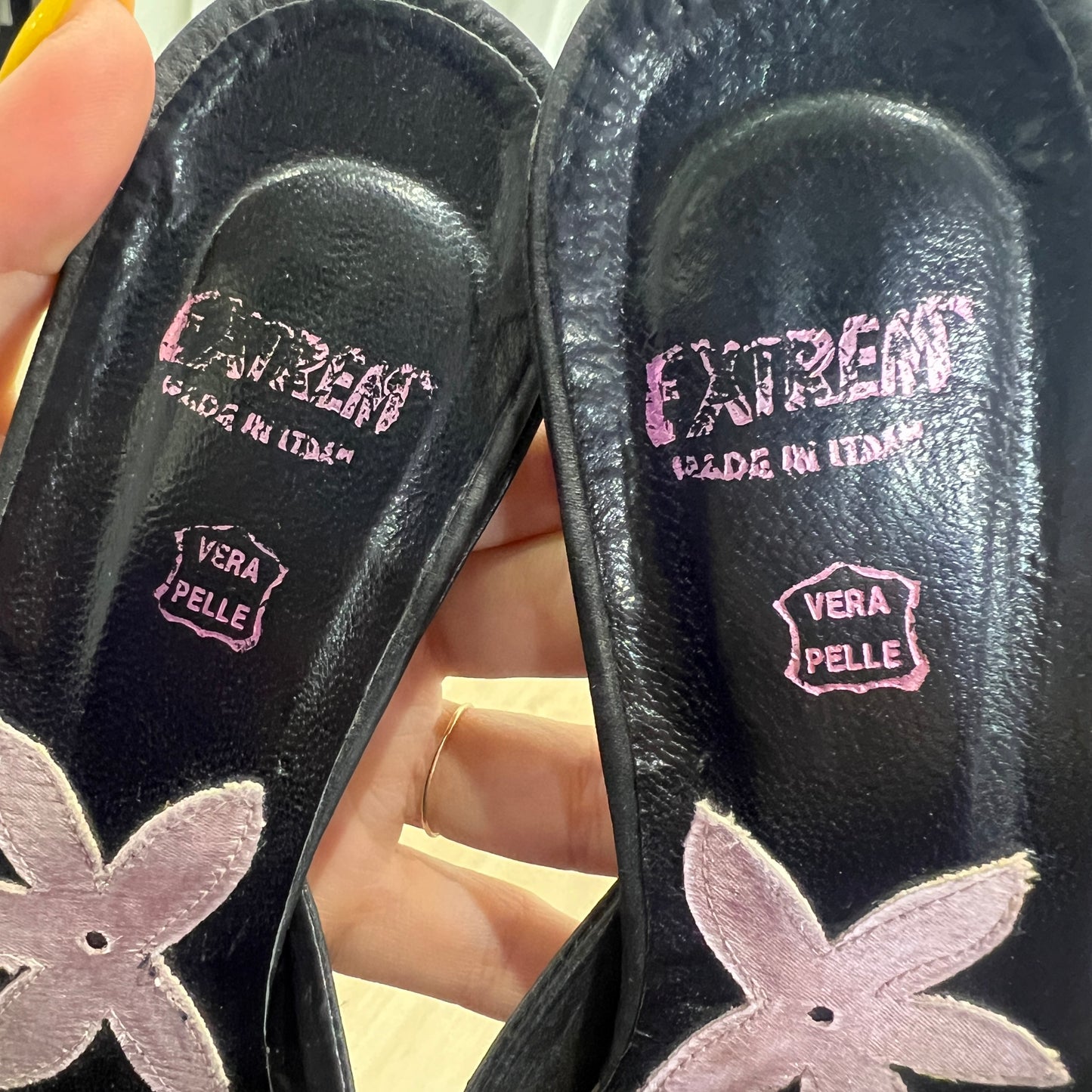 extrem 00s black leather round tip kitten heel mules with floral beaded embroidery