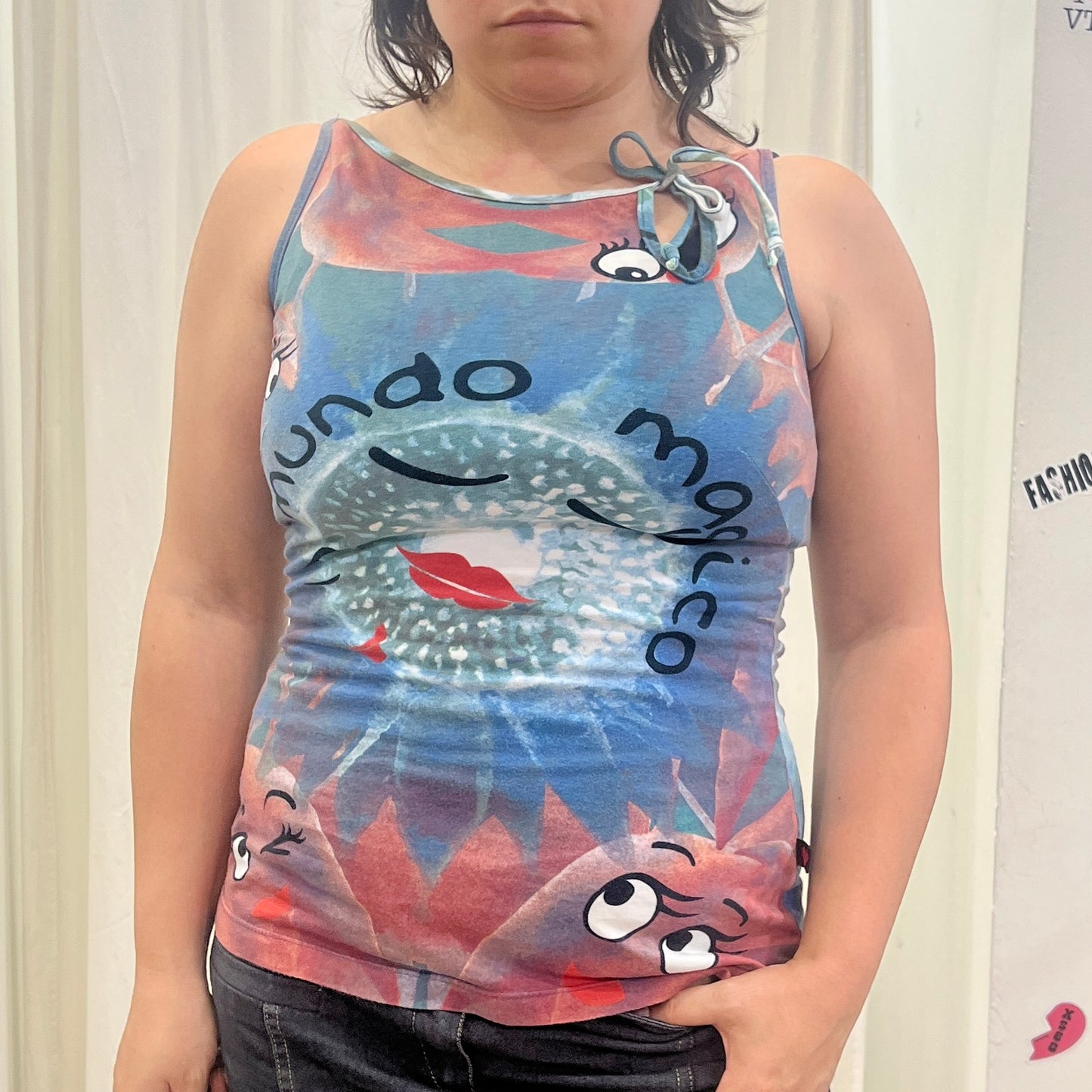 mermelada de amor 00s blue red mundo magico graphic tank top