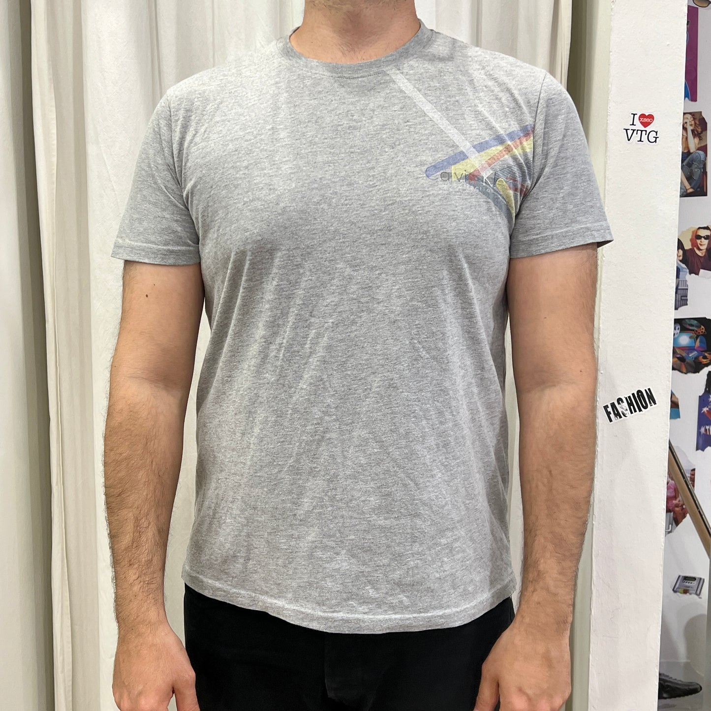 calvin klein 2010s grey tshirt with multicolor geometric logo