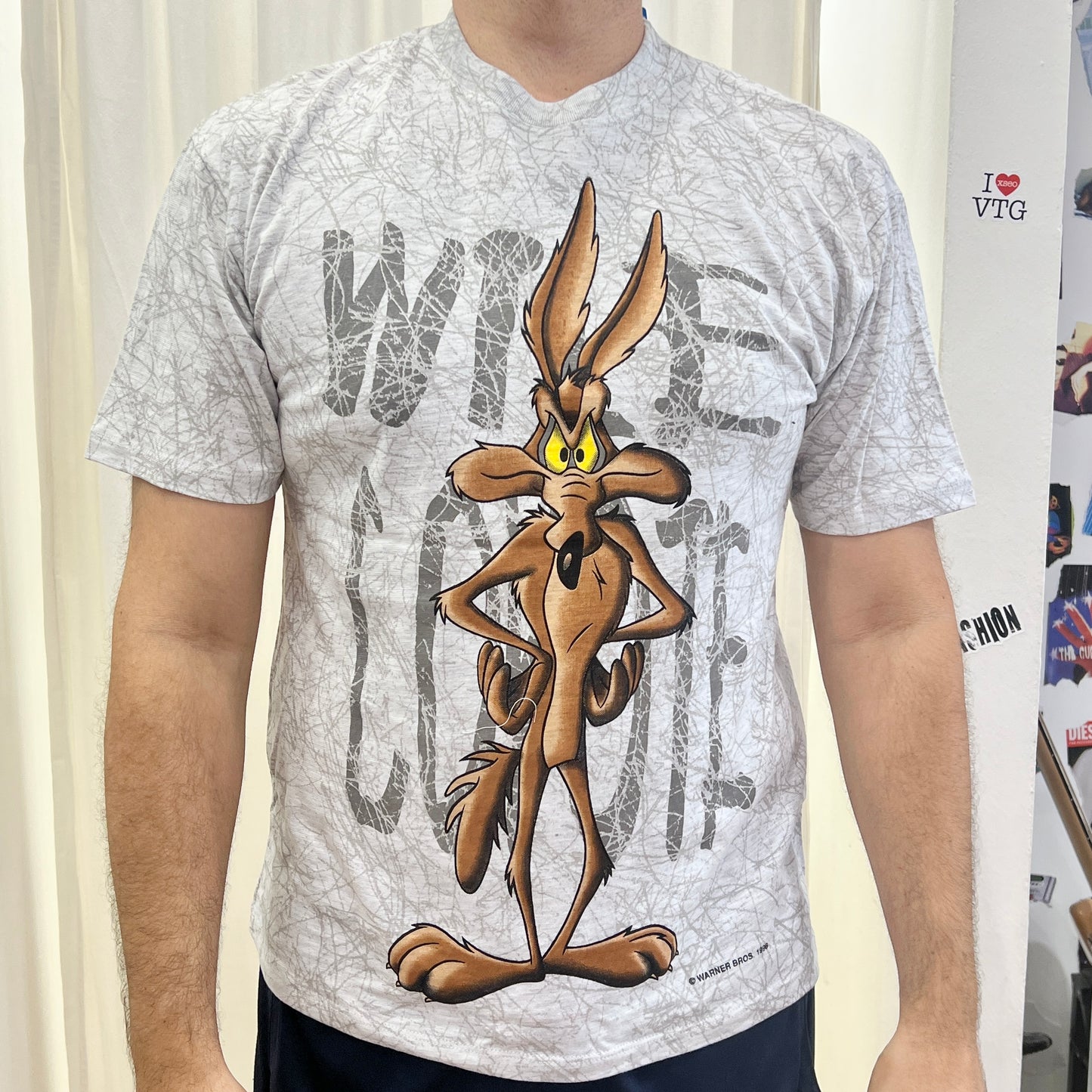 looney tunes 1998 grey wile coyote tshirt
