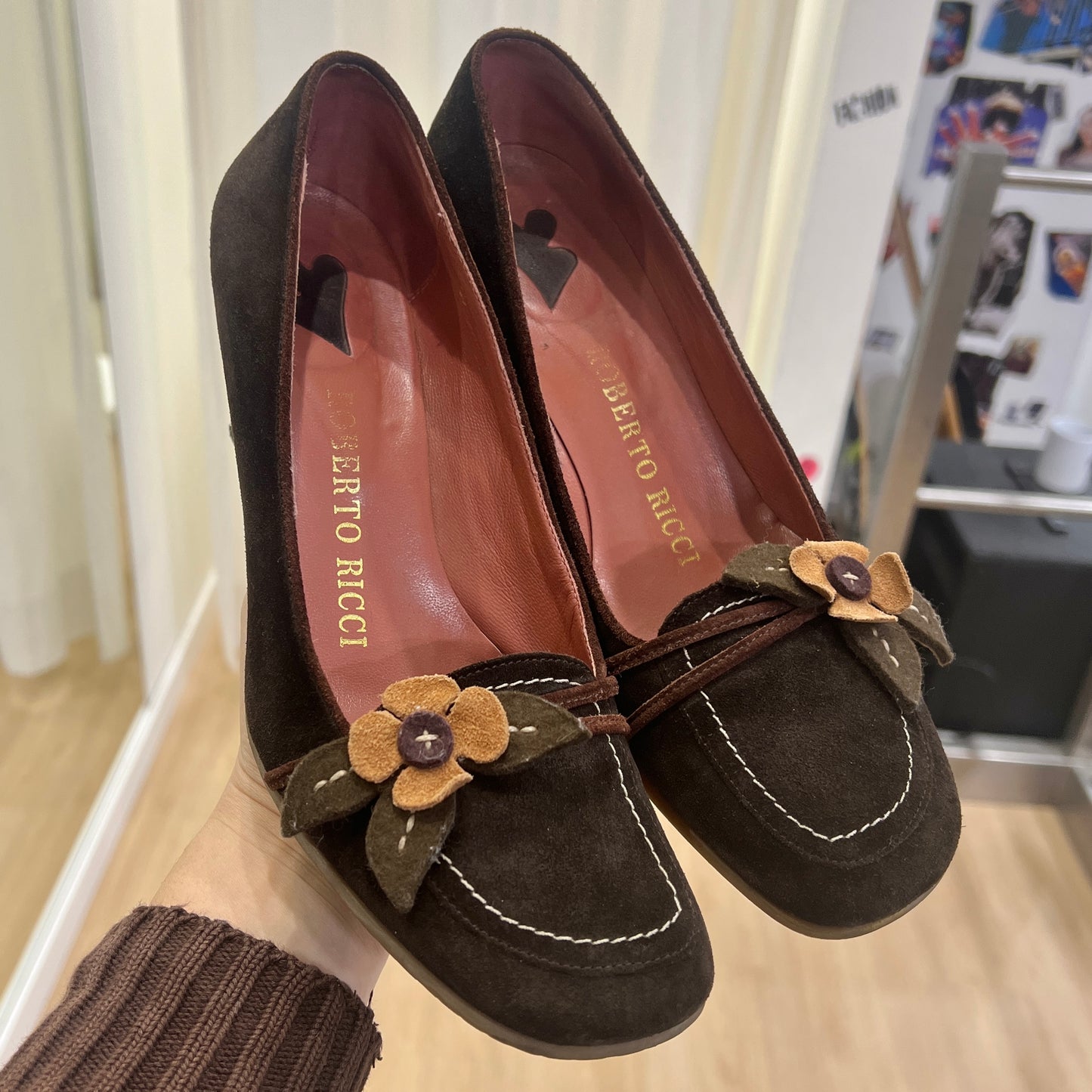 roberto ricci 00s brown suede heels with flower applique