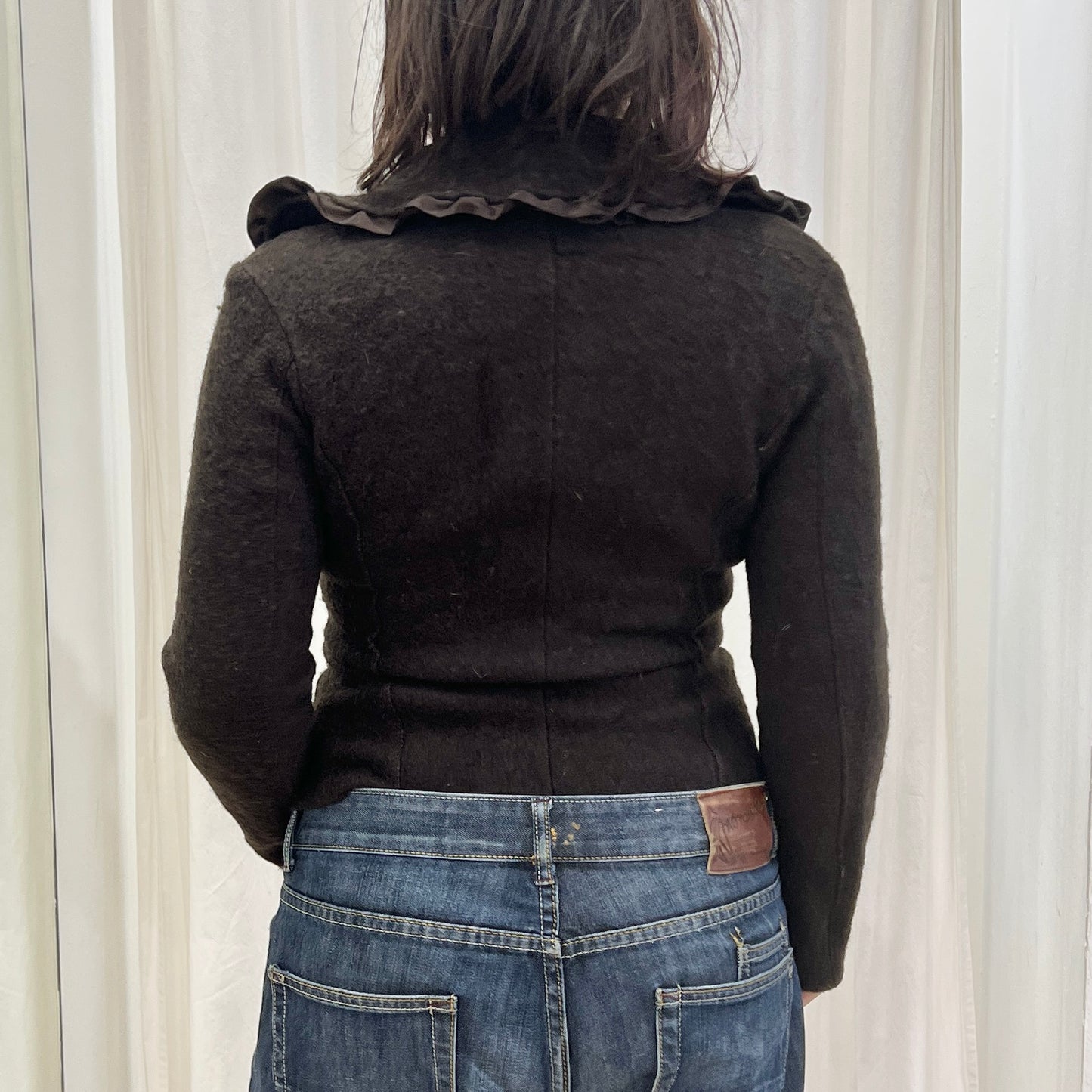 00s brown wool fitted blazer with waist belt and frills