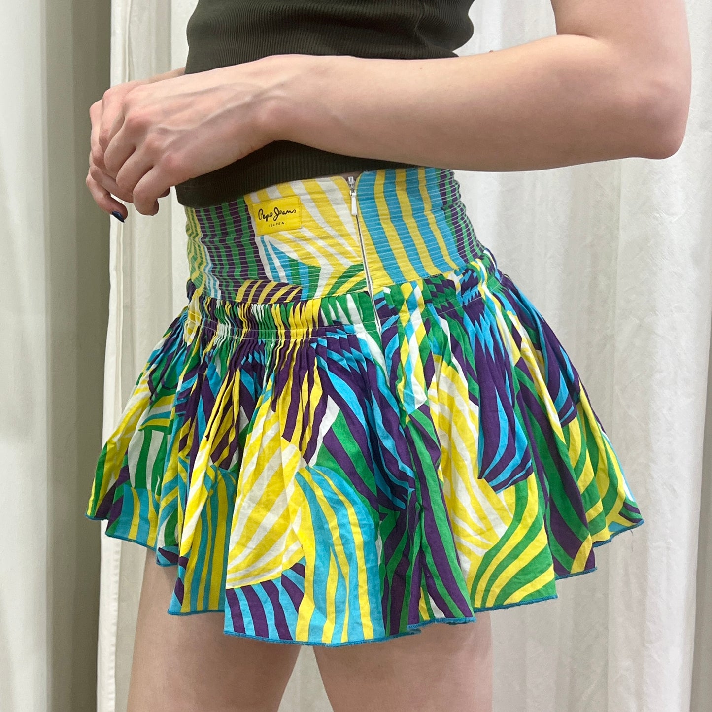 pepe jeans 00s yelow green striped low waist pleated mini skirt