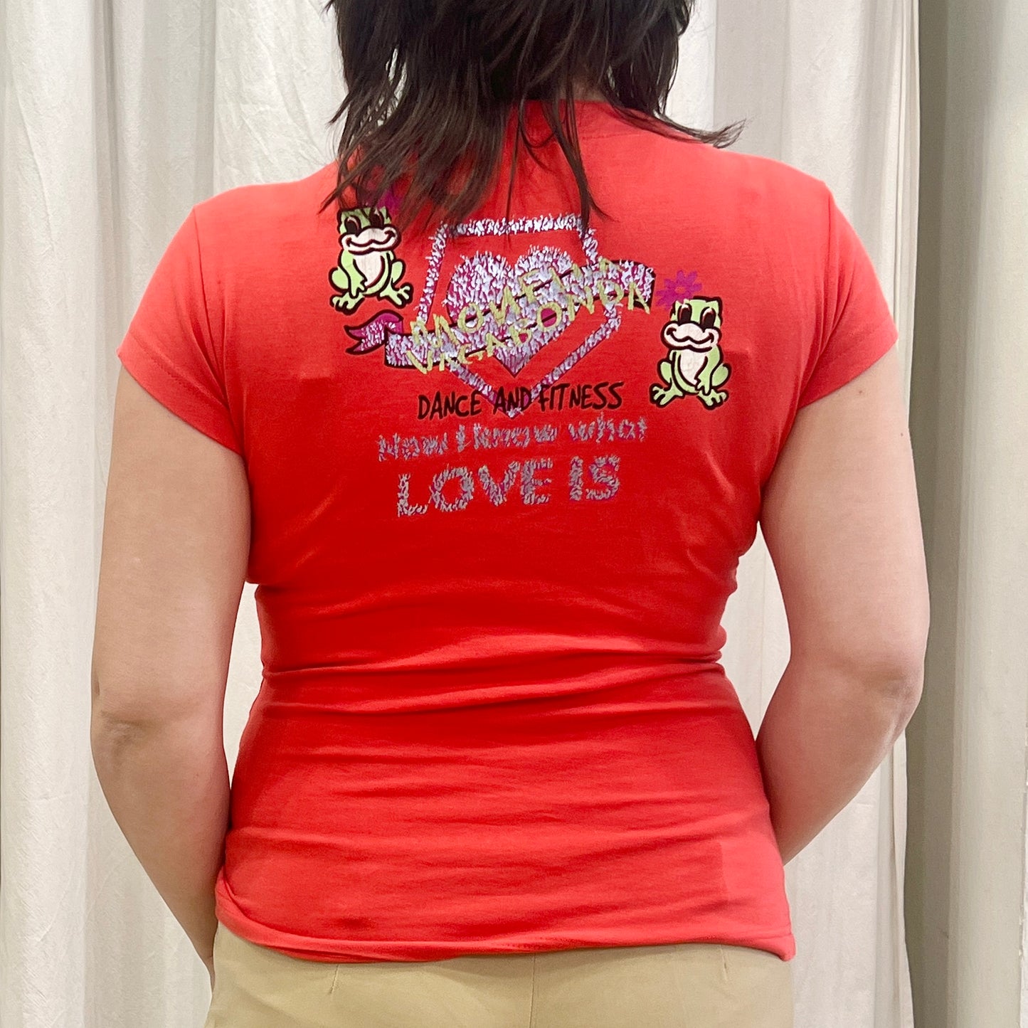 monella vagabonda 00s red tshirt with frog