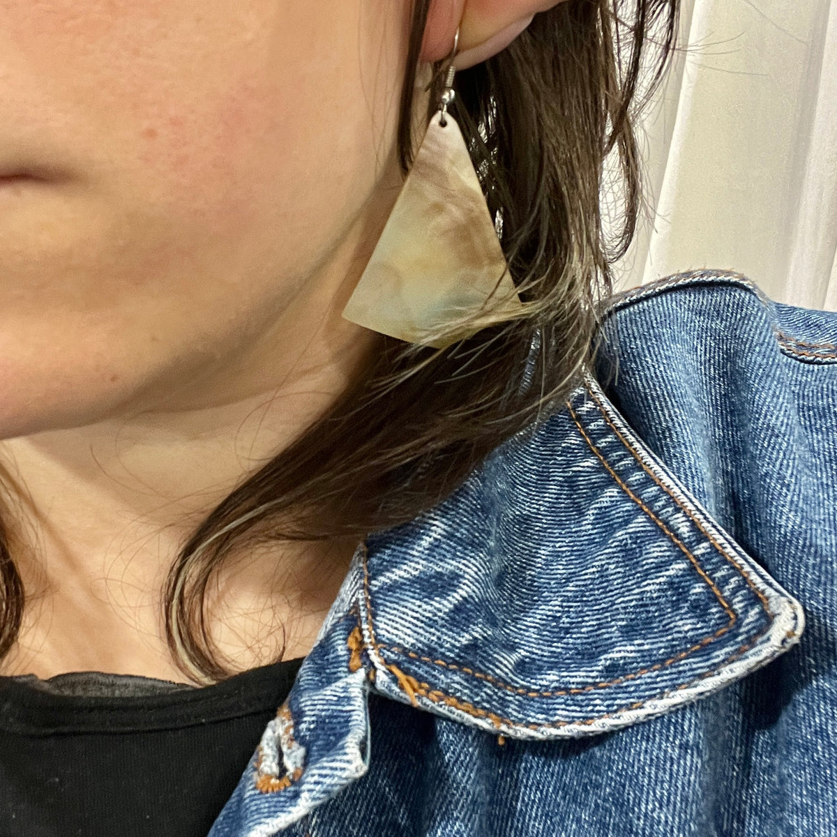 mother pearl geometric pendant earrings