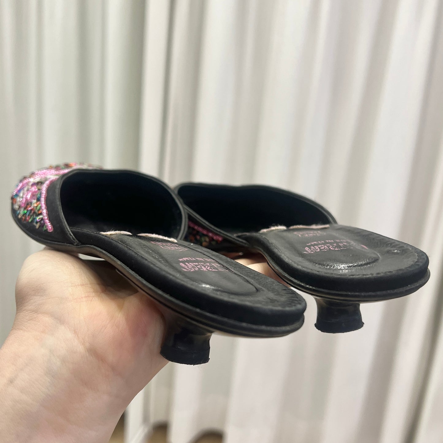 extrem 00s black leather round tip kitten heel mules with floral beaded embroidery