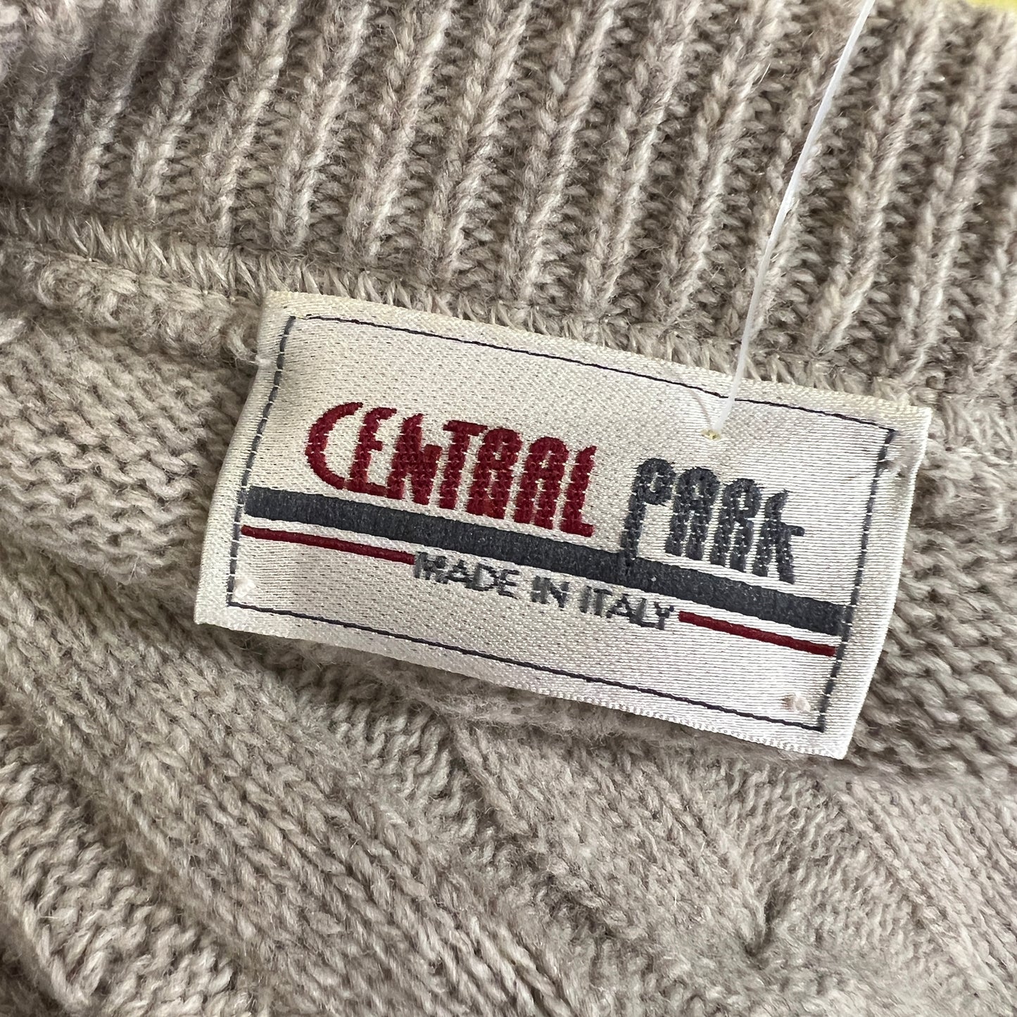 central park 00s beige cableknit wool cardigan