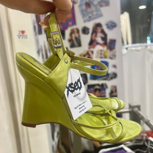 patrizia pancaldi 00s lime green leather flared heel sandals
