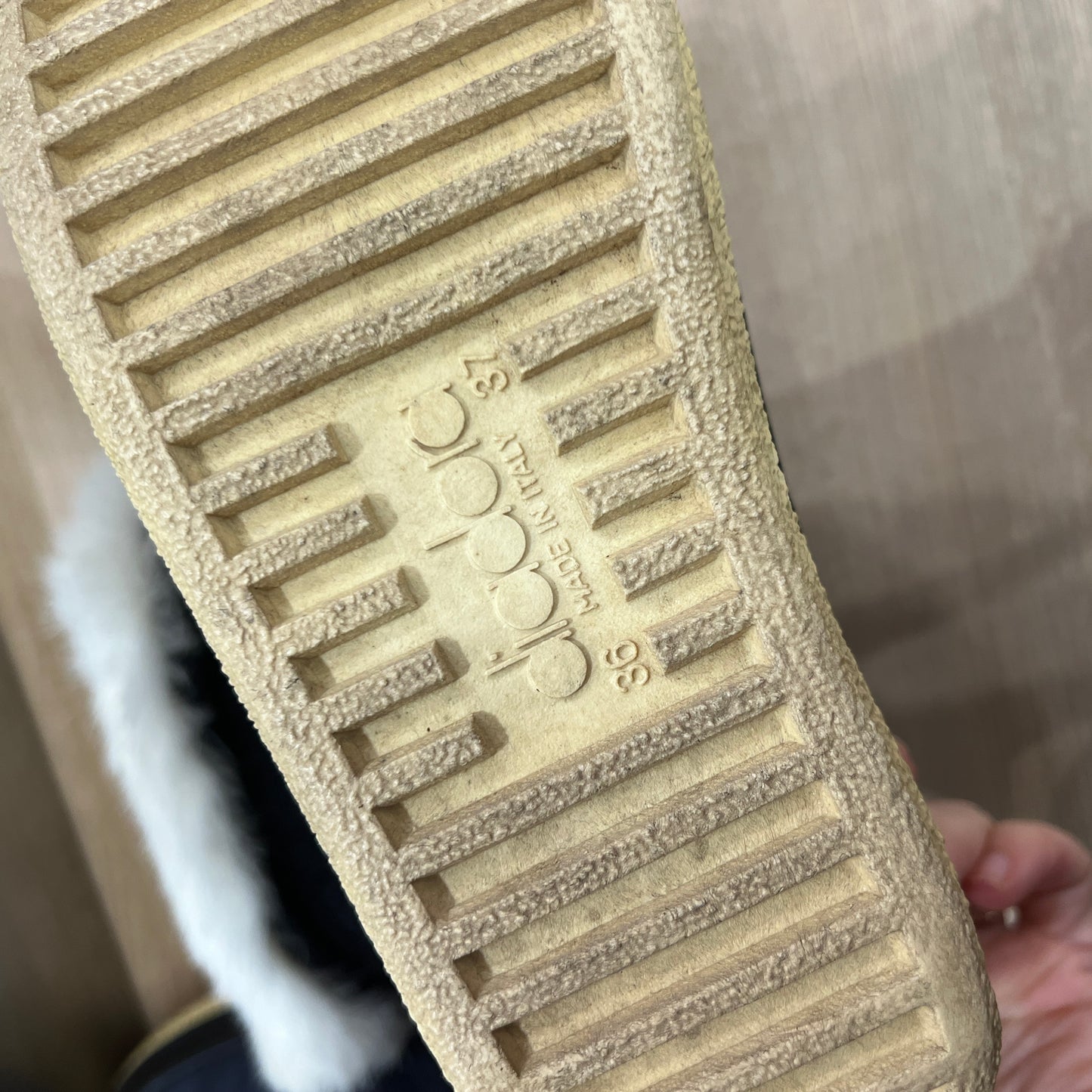 diadora 00s navy blue apres-ski snow boots with white faux fur