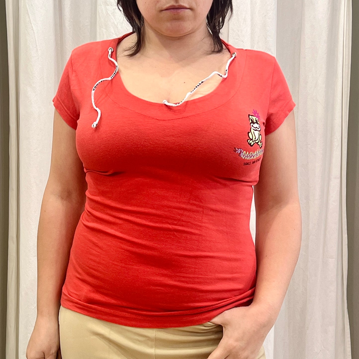monella vagabonda 00s red tshirt with frog