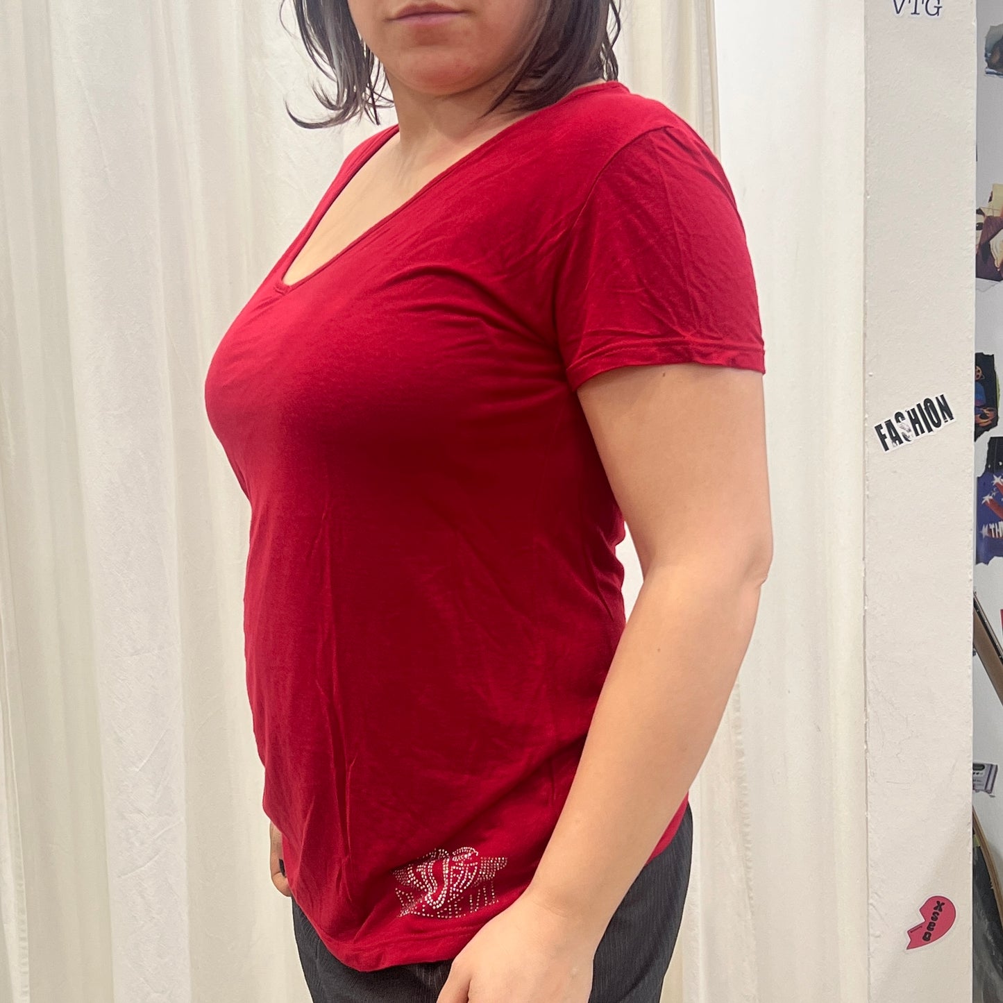 angel devil 00s red v neck tshirt with rhynestone logo