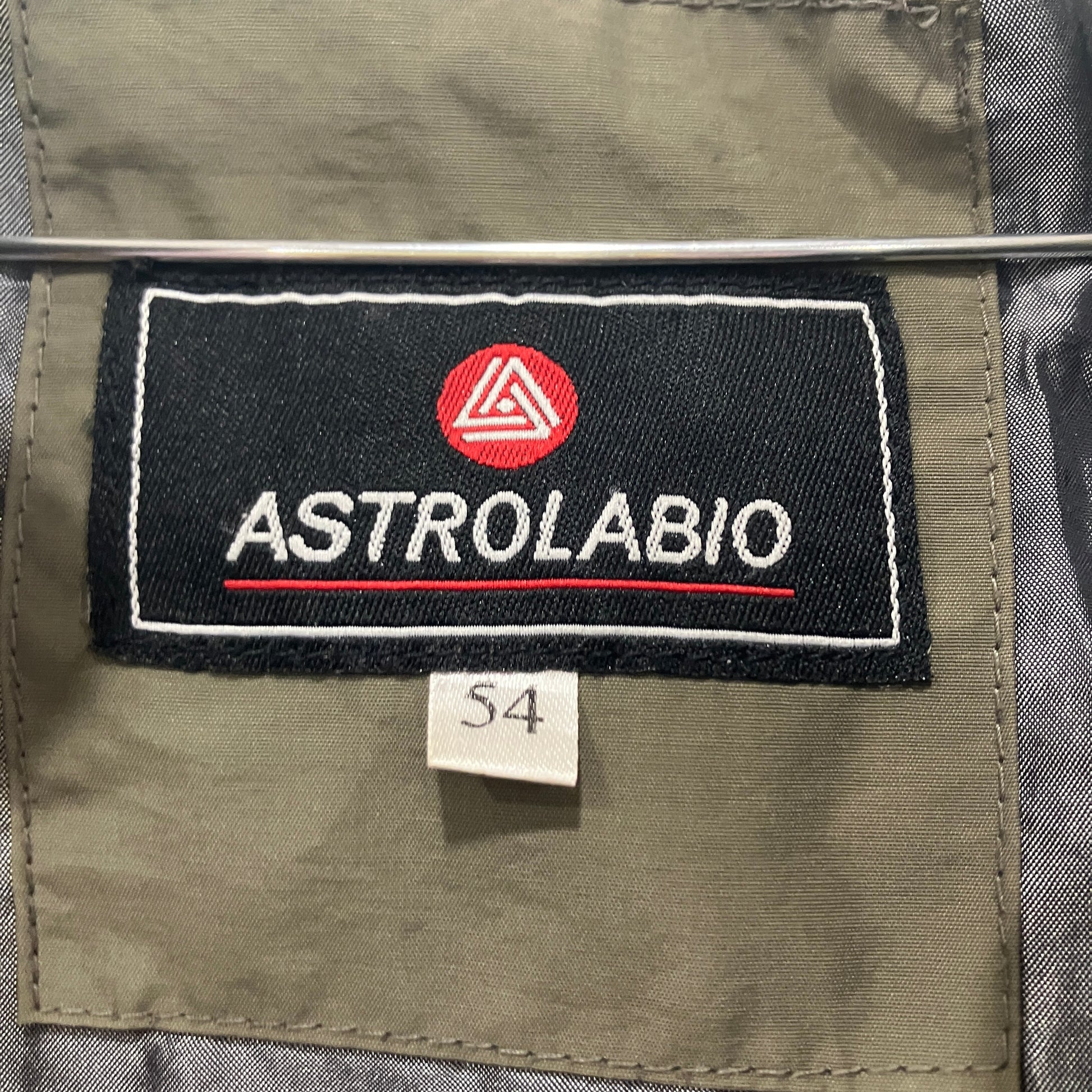 Close-up of an Astrolabio label on a piece of fabric