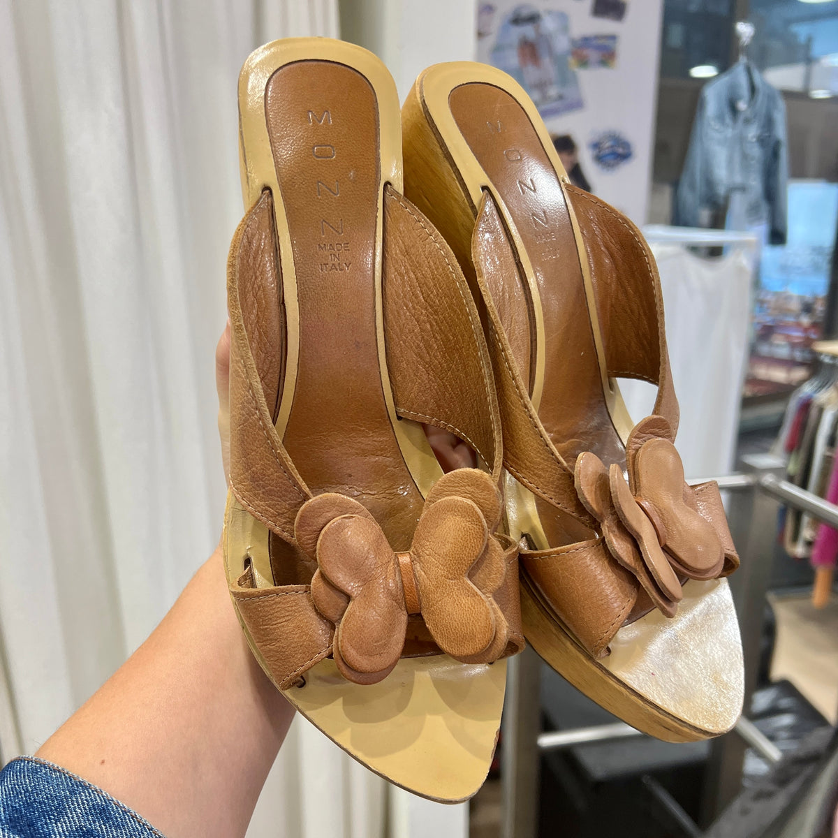 monn 00s brown leather wooden platform heels with butterfly