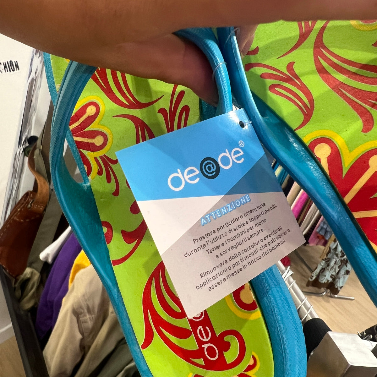 deade 00s blue green tropical print flip flops