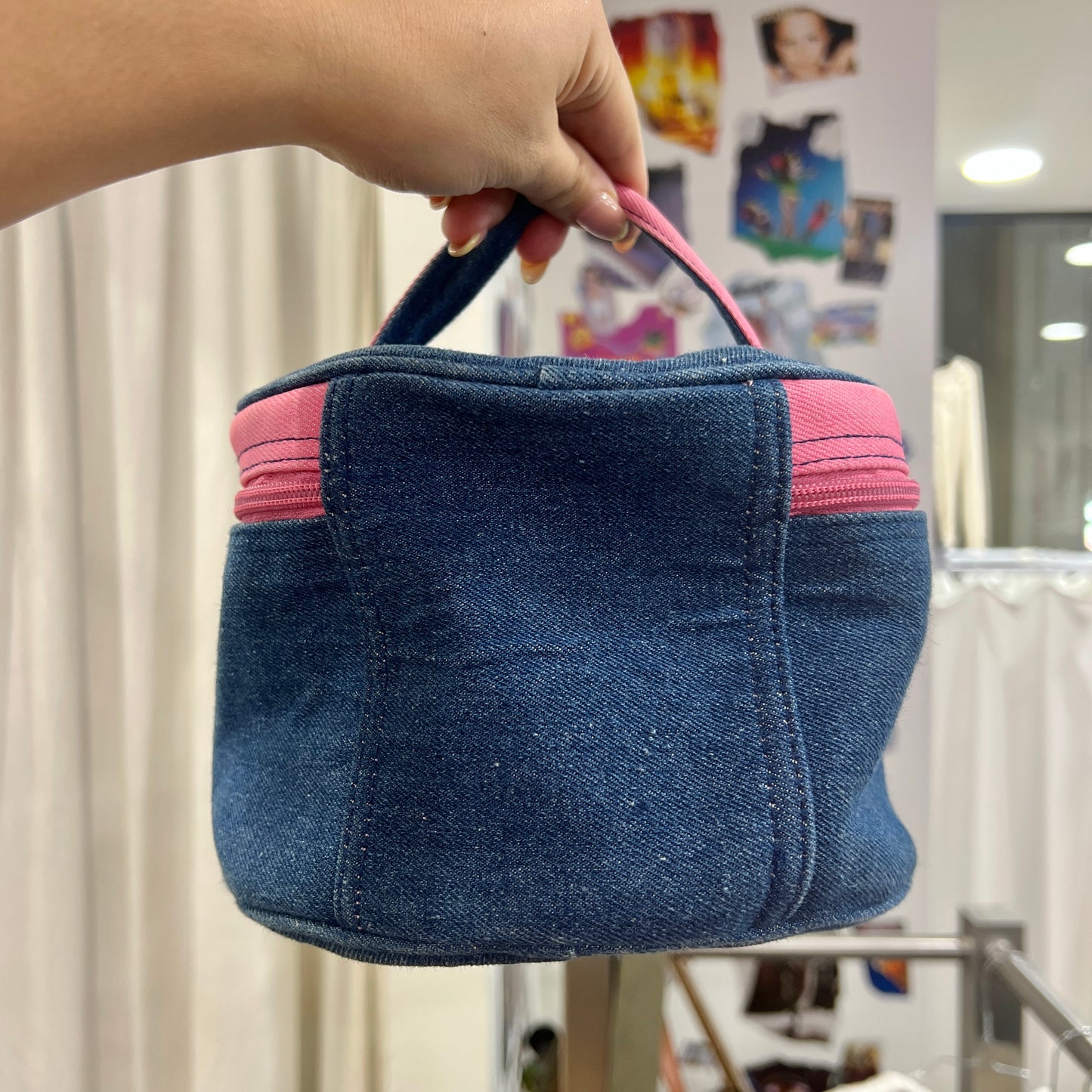00s dark wash denim round beauty case with pink zipper