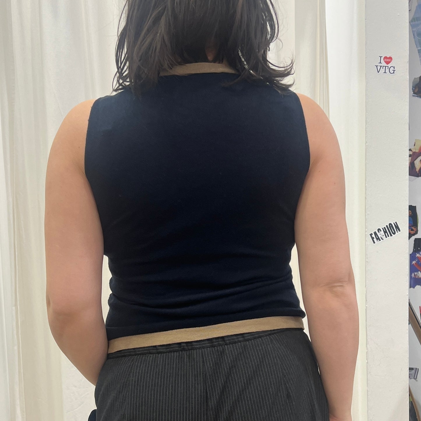 les copains 00s navy silk wool sweater vest with beige trim