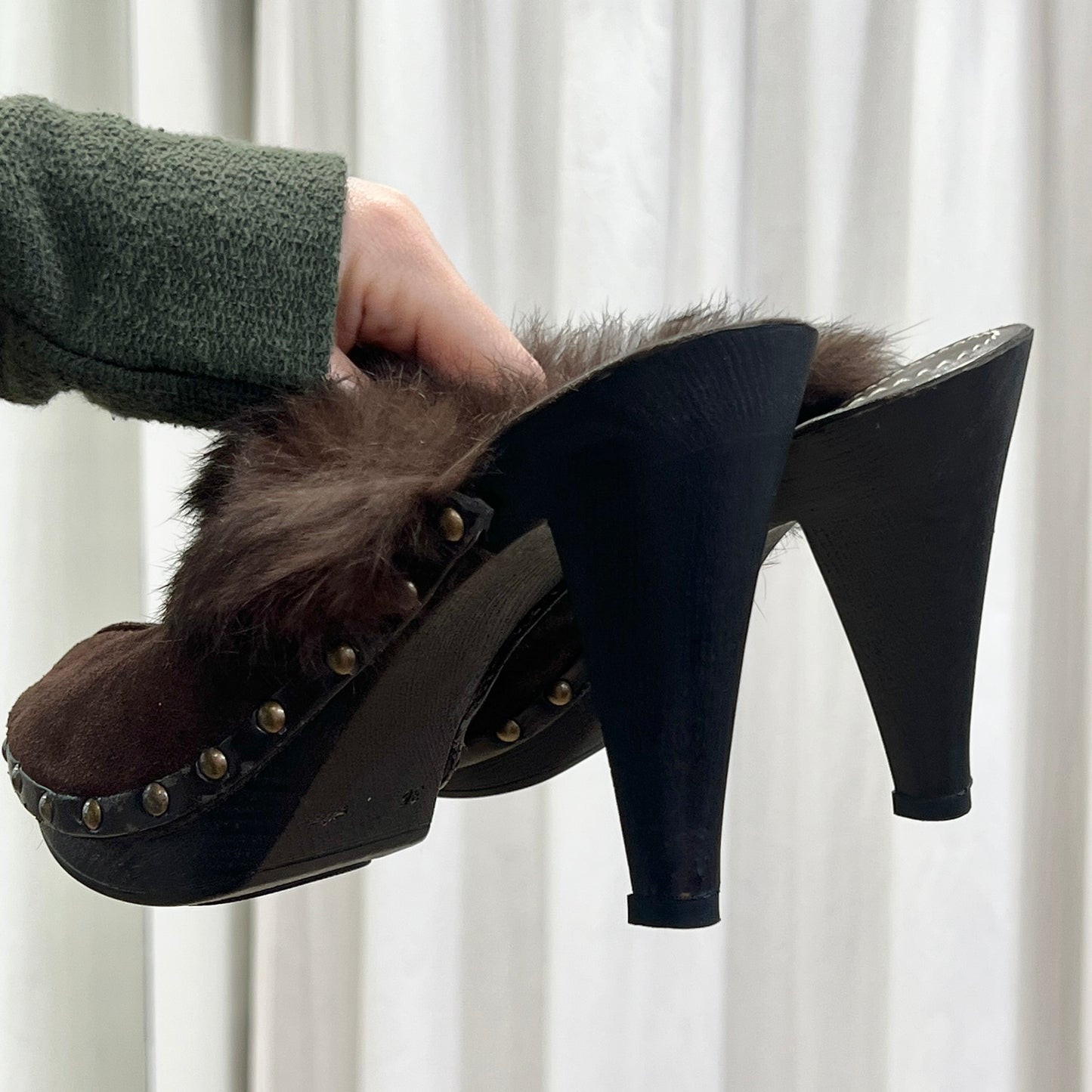 ruffilli 00s brown suede clogs with fur trim