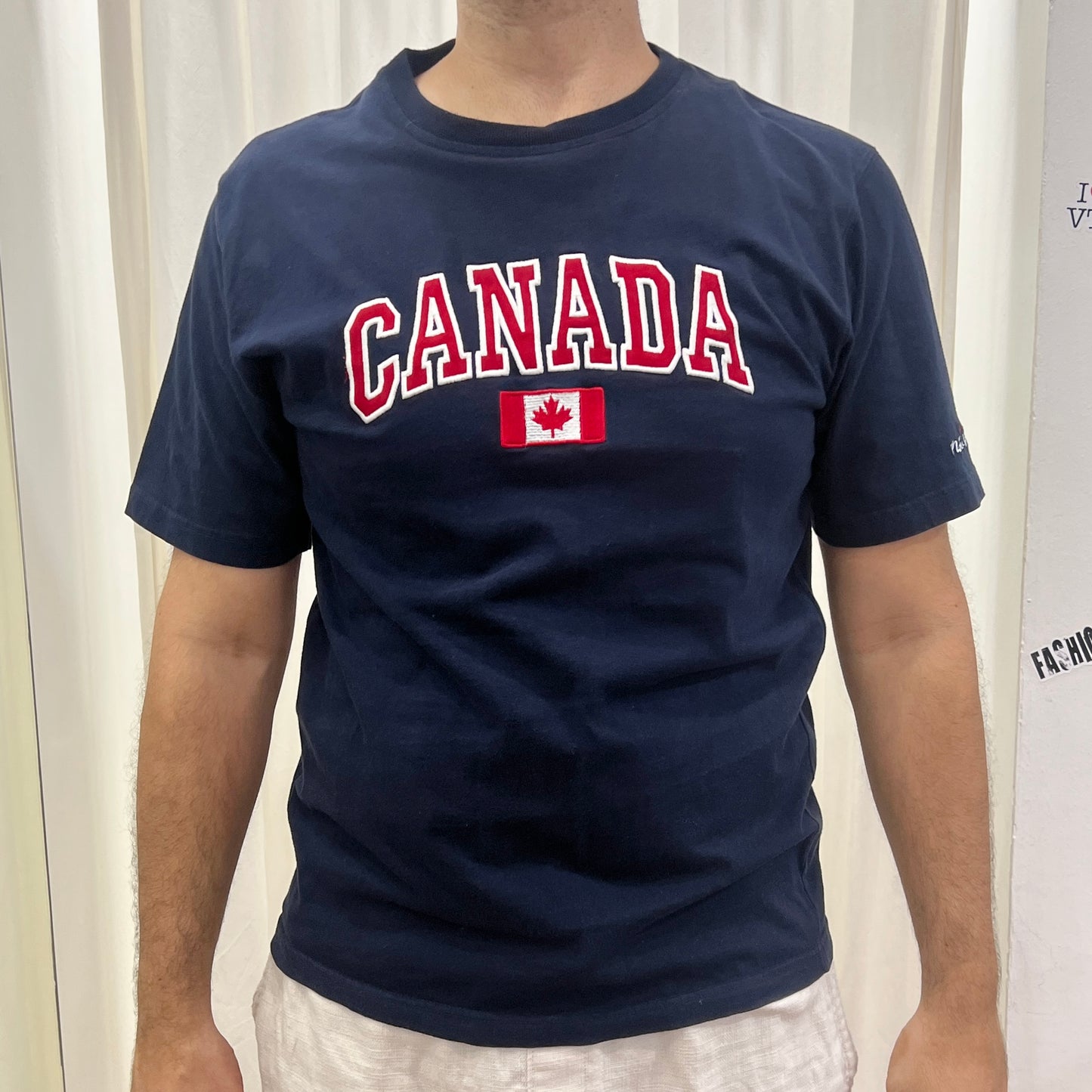 northern vibe 00s canada navy tshirt with red embroidery