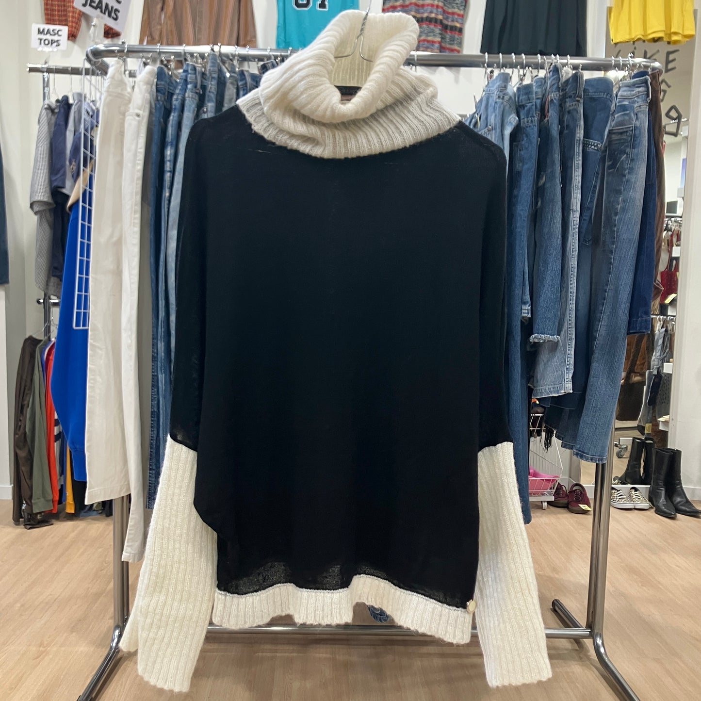 nenette 00s black white wool sweater with roll neck