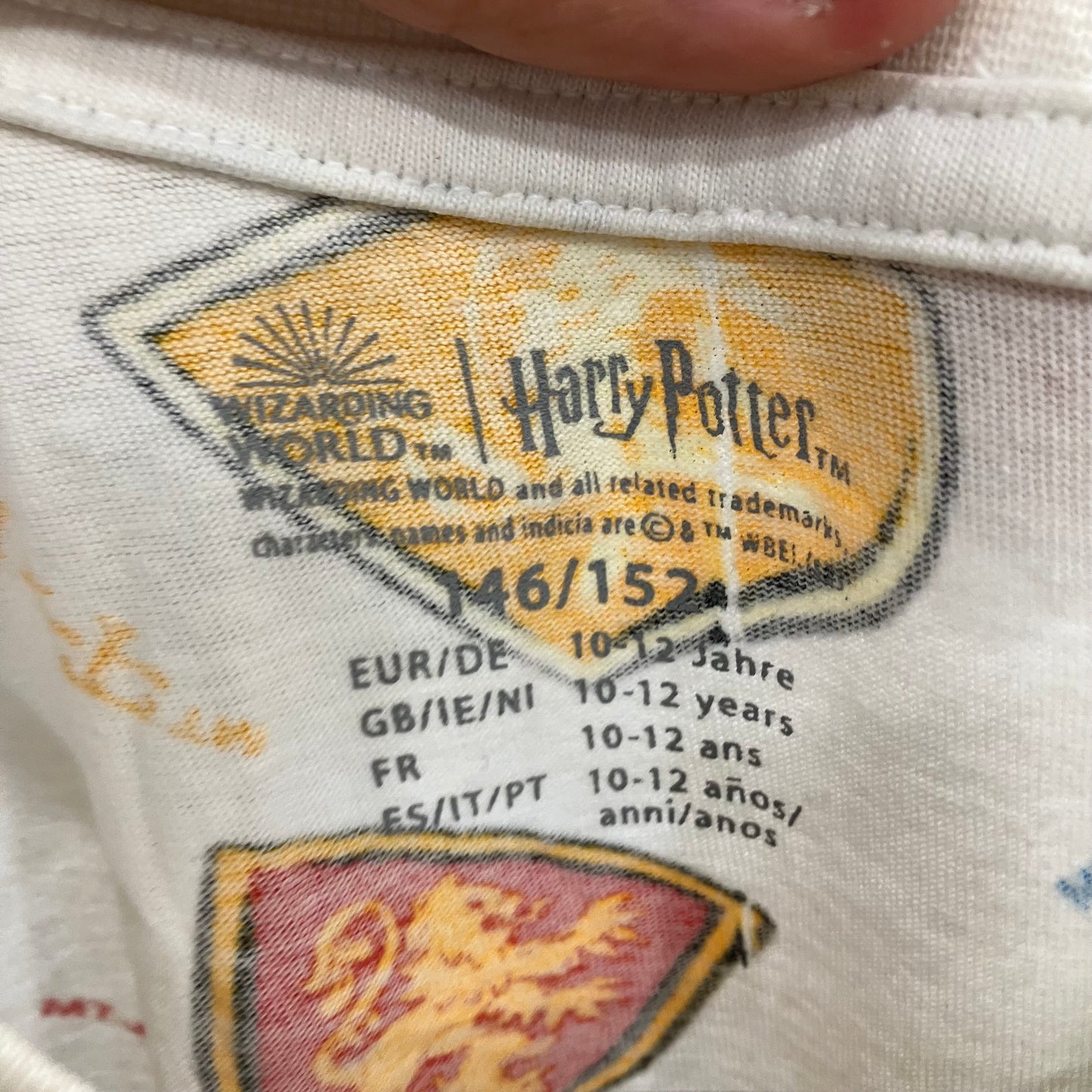 harry potter wizarding world white house crest tee