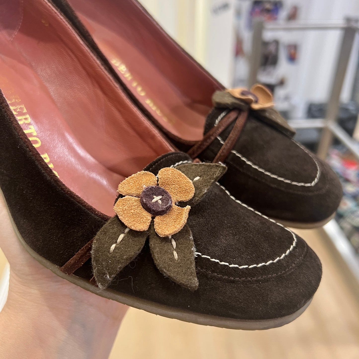 roberto ricci 00s brown suede heels with flower applique